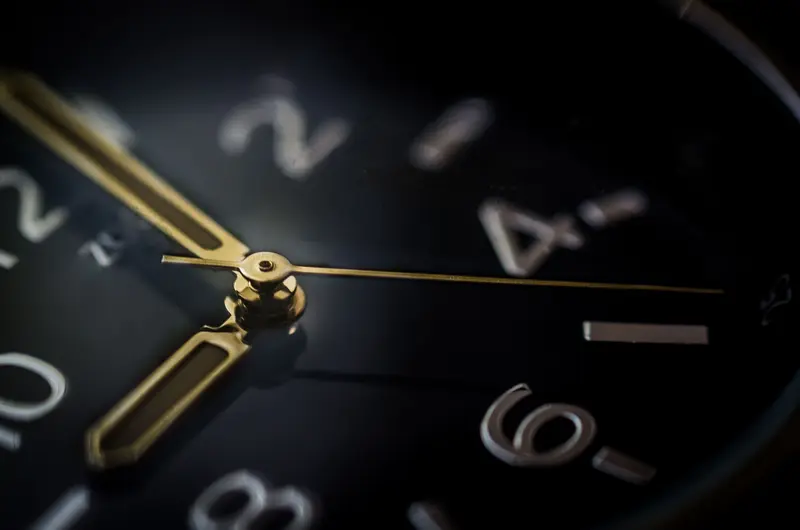 Dial macro with gold hands